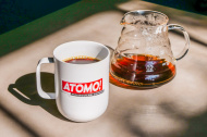 Американский фудтех-стартап Atomo создал «кофе без кофе» — его делают из шелухи семян подсолнечника и арбузных семечек